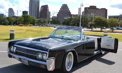 Austin Texas car service 4Leaf Limos Lincoln Continental Convertible
